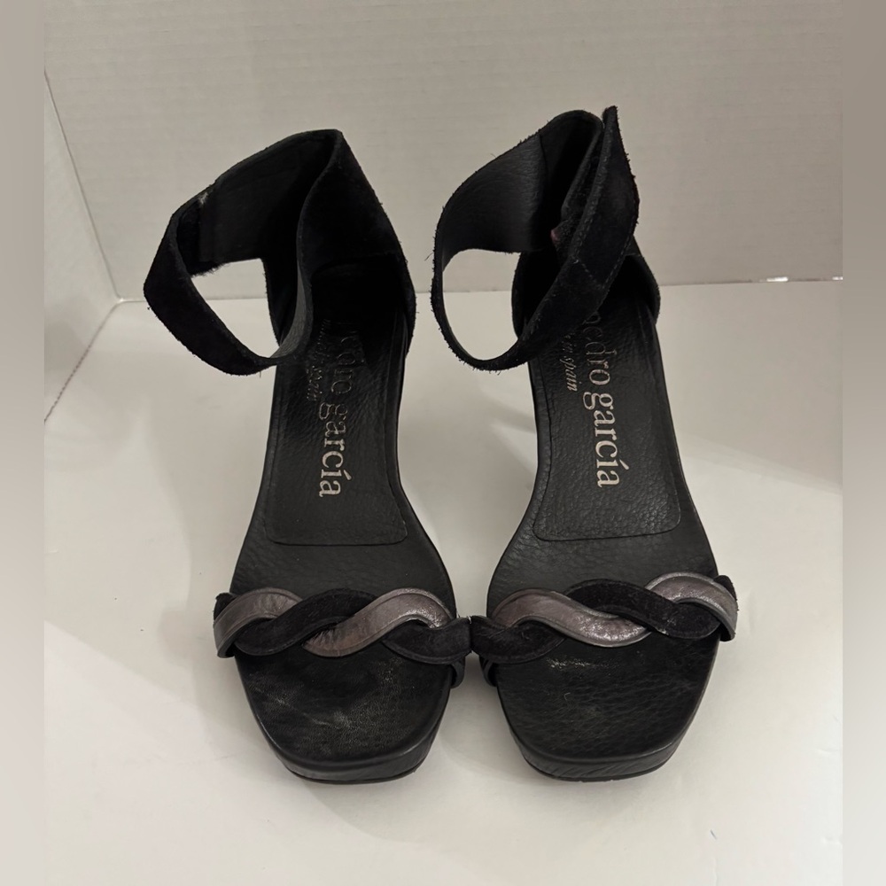 Pedro Garcia Women’s Black Suede Ankle Strap Kitten Heel Sandals 36